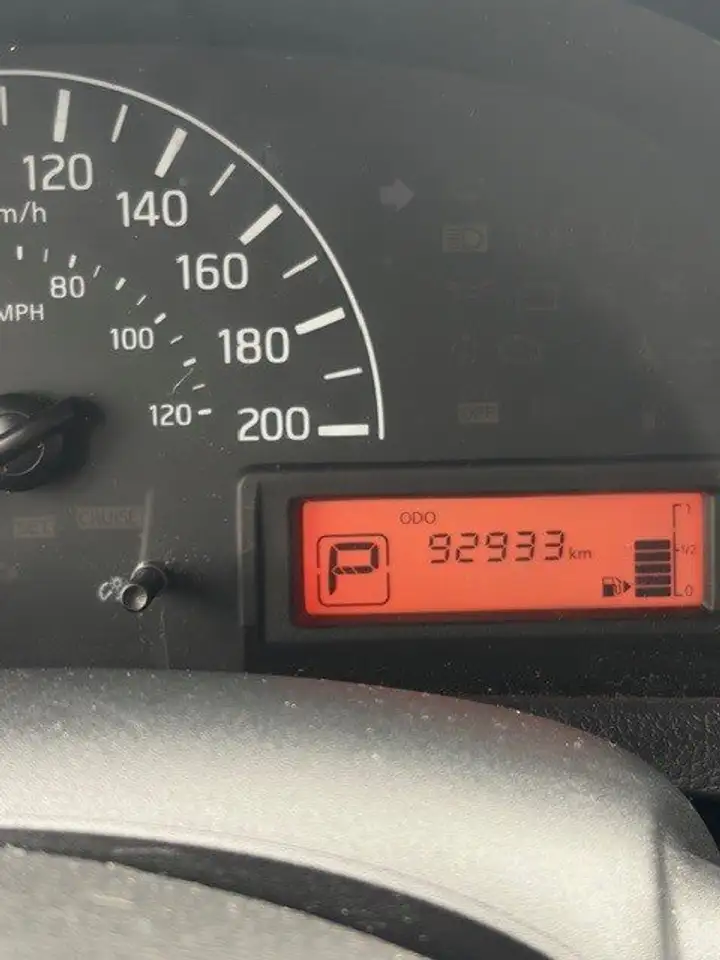 Nissan NV200 снимка Nissan NV200