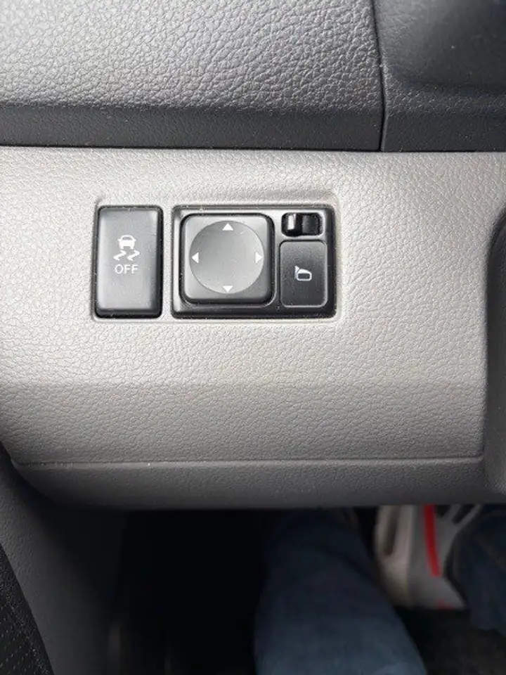 Nissan NV200 снимка Nissan NV200