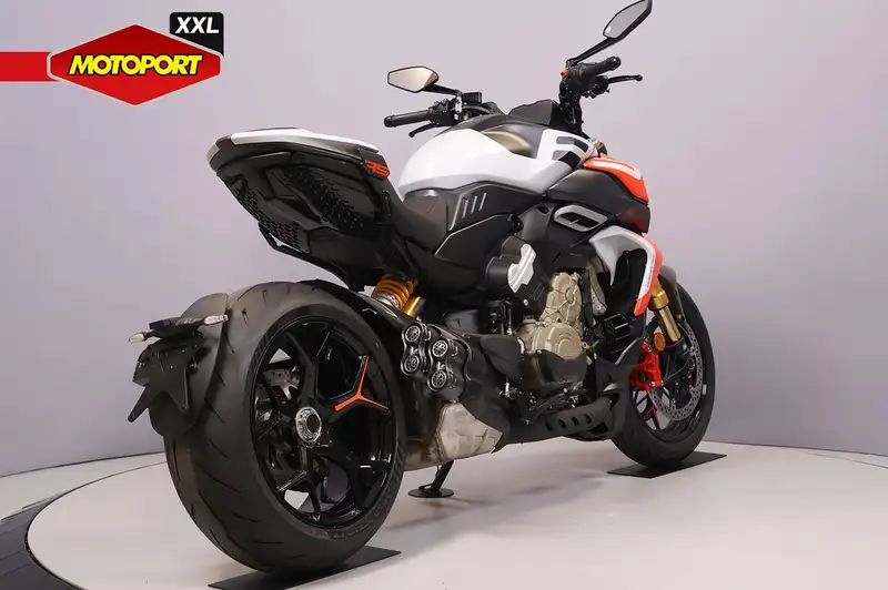 Ducati Diavel - foto 3