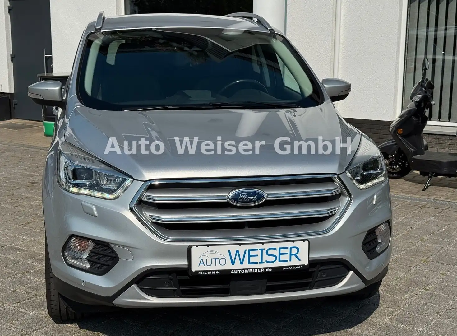 Ford Kuga Titanium 2.0 Autom. Bi-Xenon SHZ PDC Kamera Silber - 2