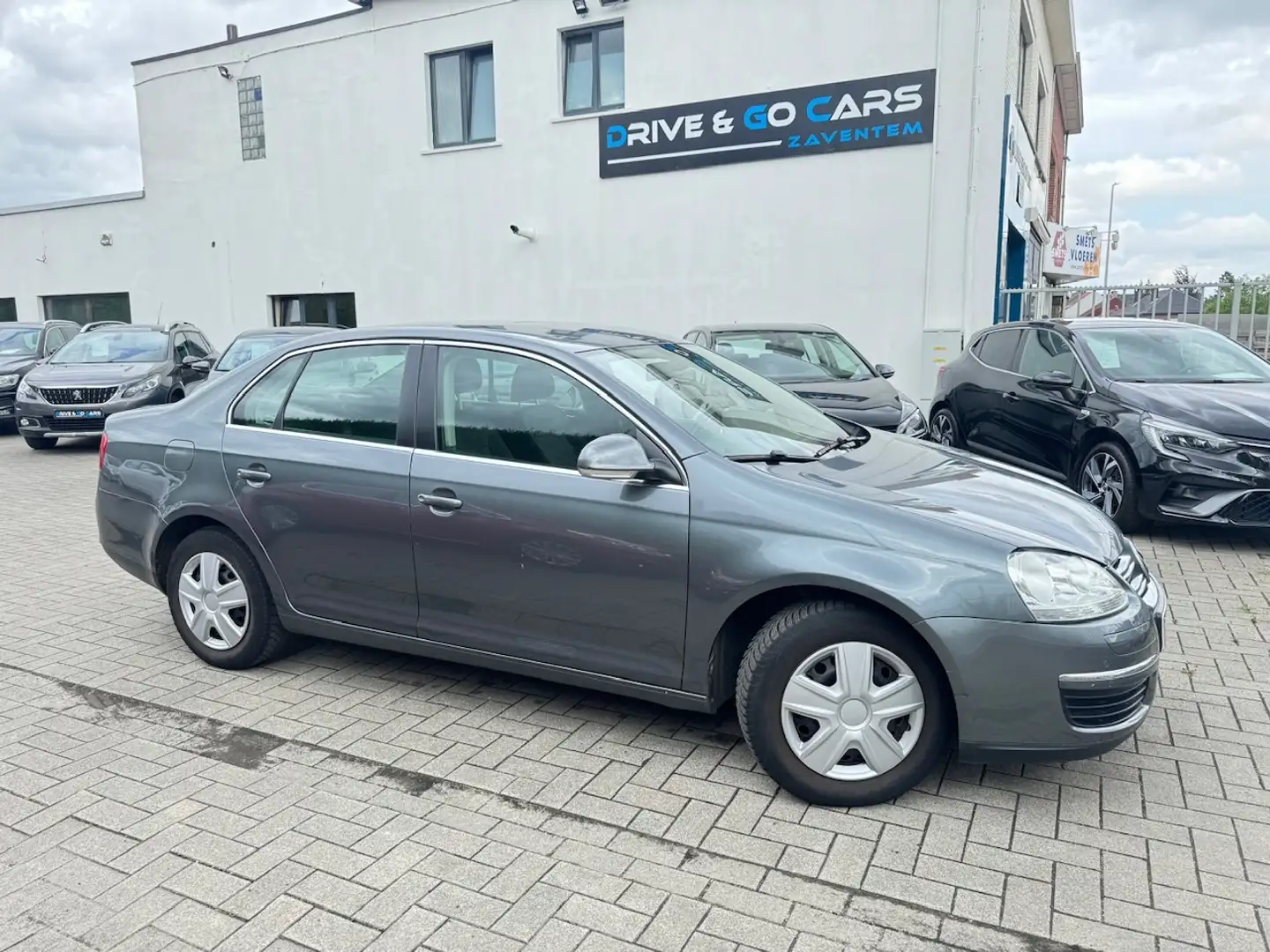 Volkswagen Jetta 1.6 CR TDi Comfortline - 1 Eigenaar - Navi Gris - 1