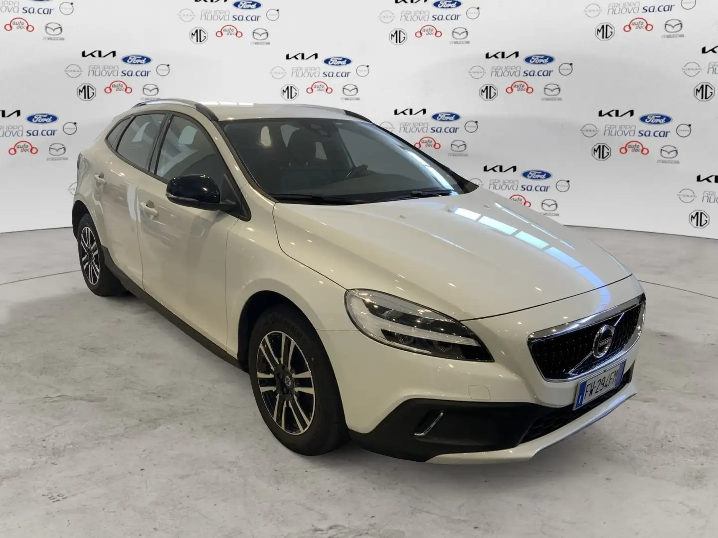 Volvo V40 Cross Country D2 Cross Country Business Plus Weiß - 1