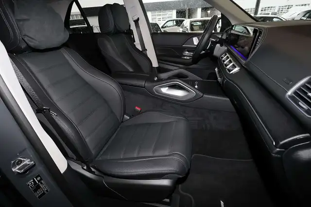 Mercedes-Benz GLE view 4