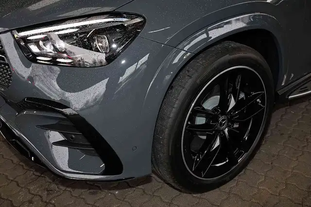 Mercedes-Benz GLE view 3