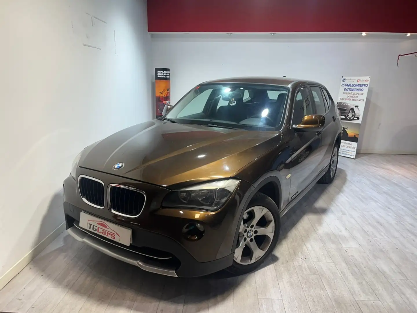 BMW X1 xDrive 20d Brun - 1