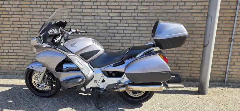 Honda ST 1300 - foto 6