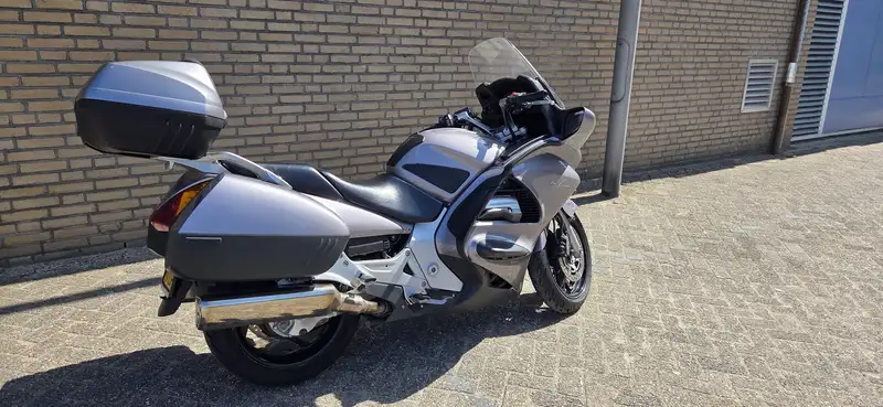 Honda ST 1300 - foto 3