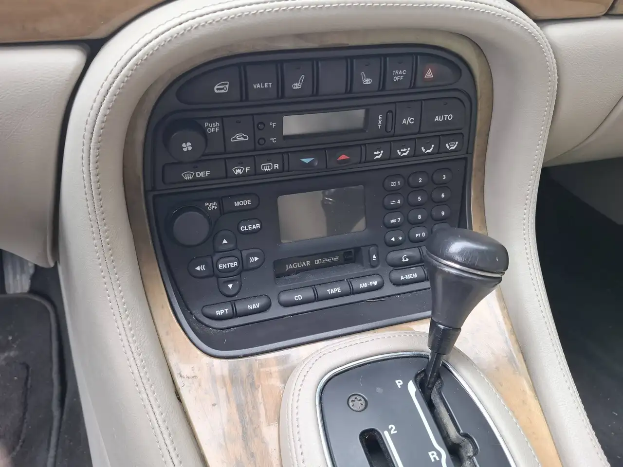 Jaguar XJ 3.2 V8, foto 5