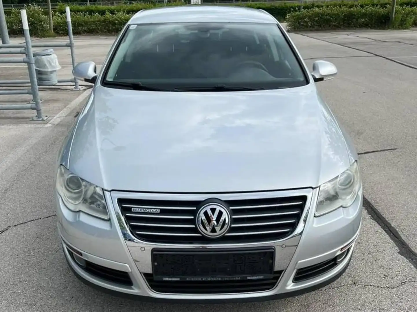 Volkswagen Passat Passat Blue Motion 1,9 TDI DPF Silber - 1