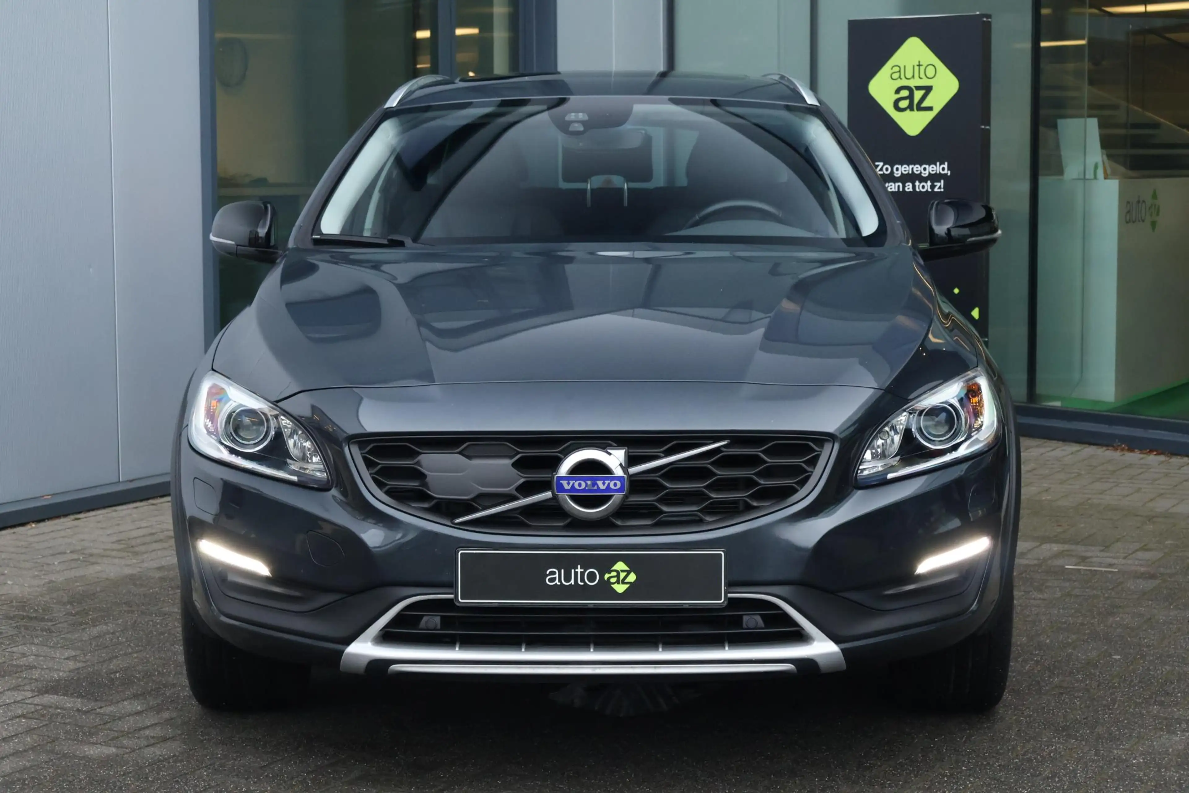 Volvo V60 Cross Country 2.0 D3 Polar+ / Camera / Schuifdak — photo 8