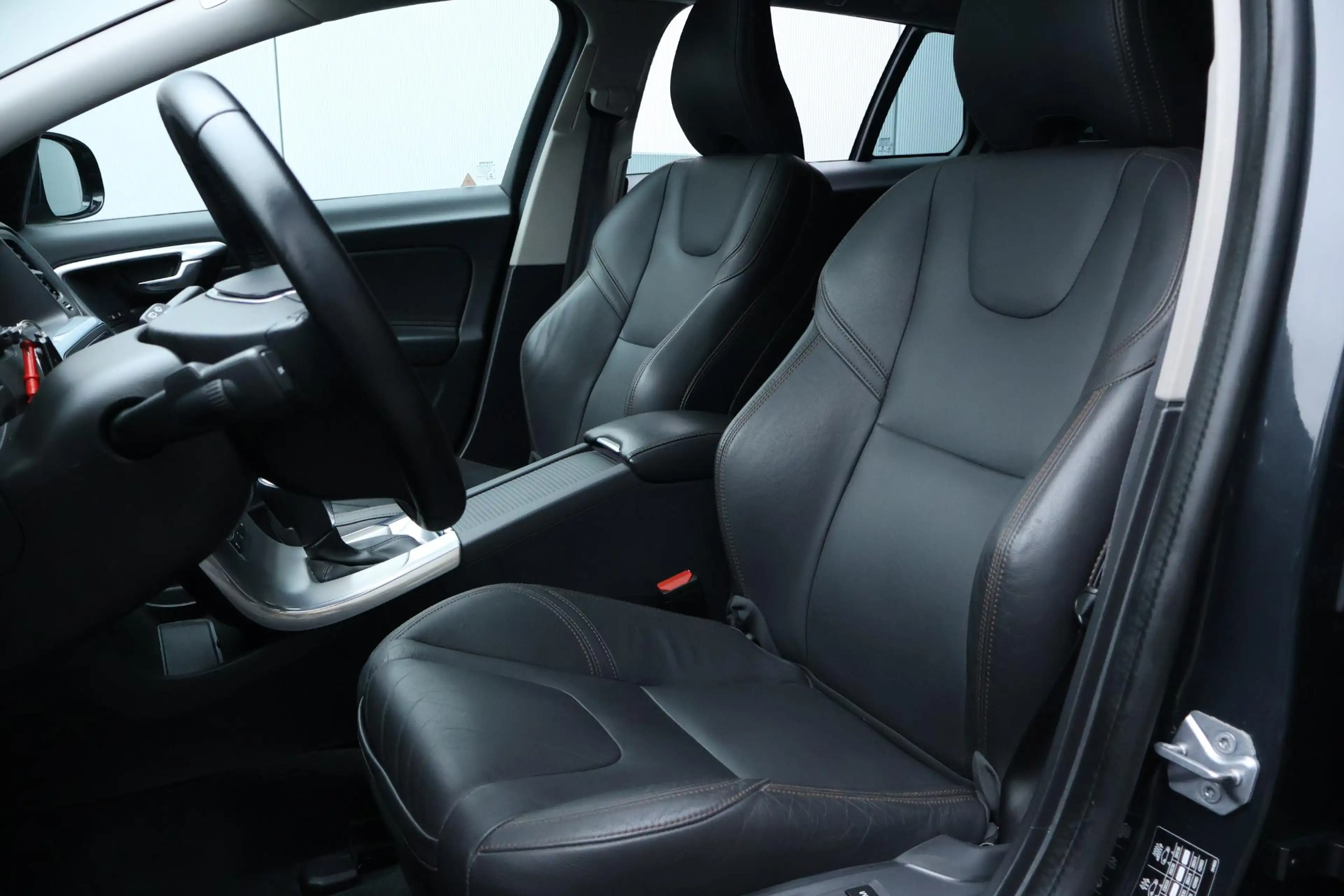 Volvo V60 Cross Country 2.0 D3 Polar+ / Camera / Schuifdak — photo 10