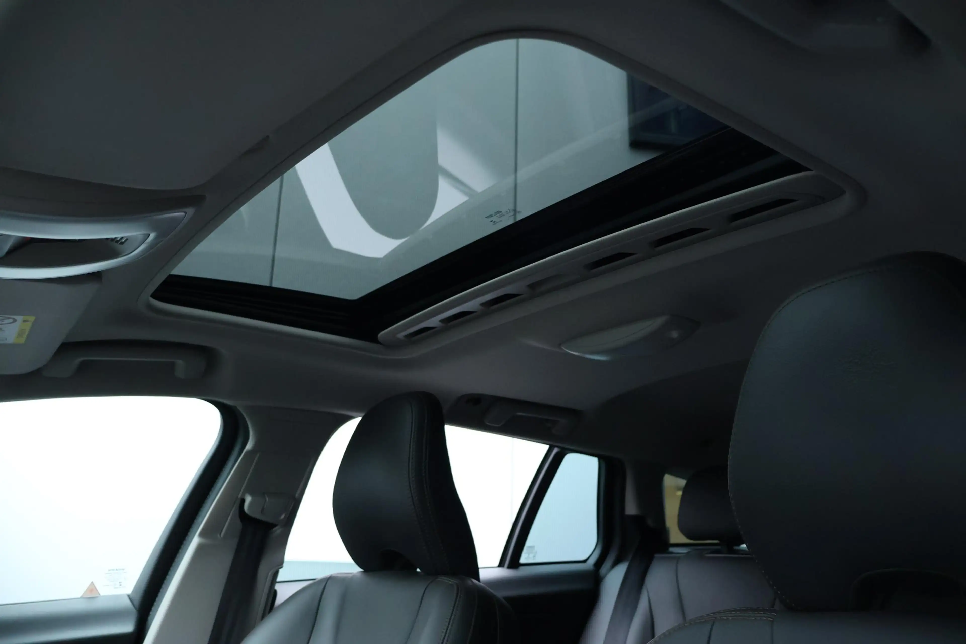 Volvo V60 Cross Country 2.0 D3 Polar+ / Camera / Schuifdak — photo 12