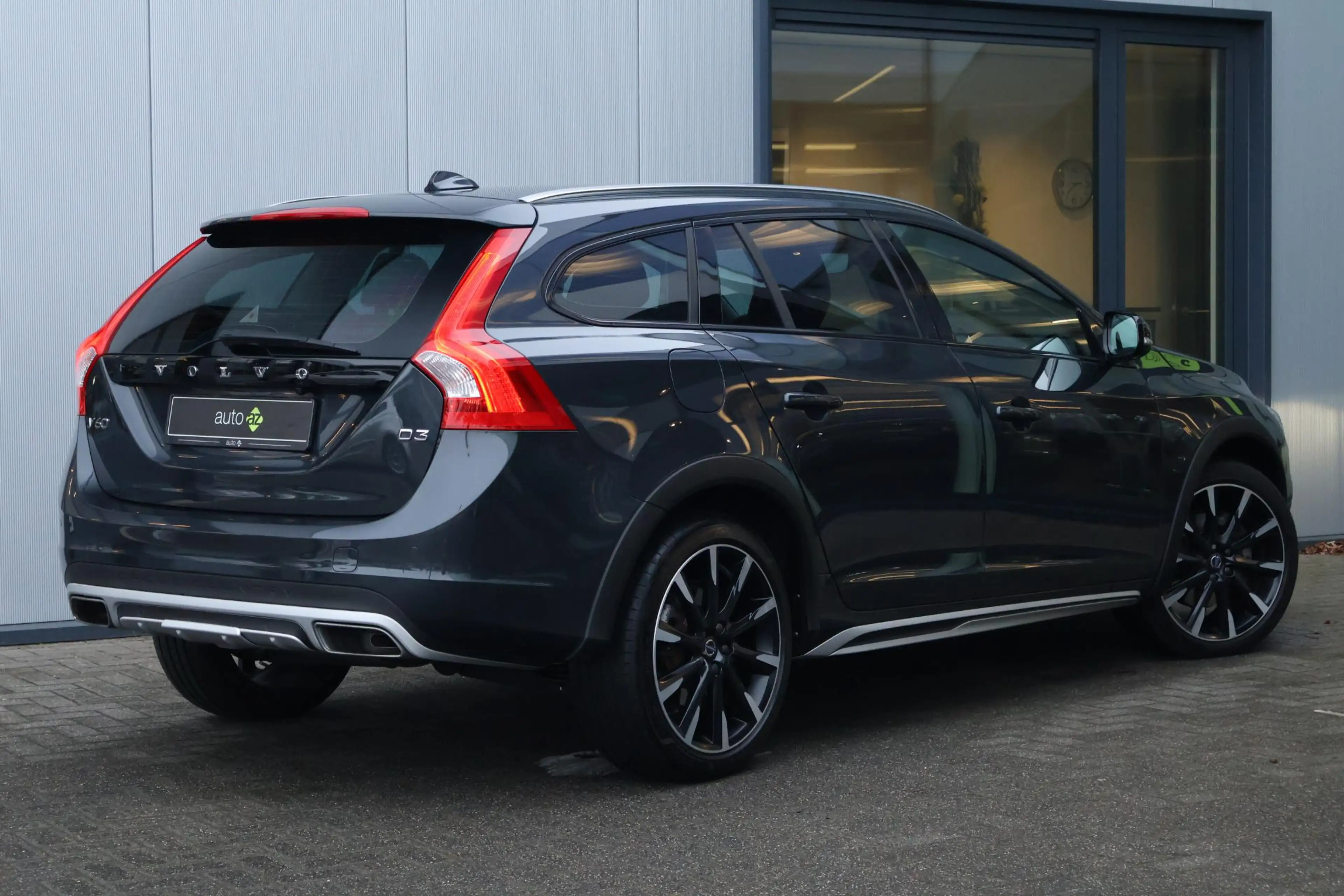 Volvo V60 Cross Country 2.0 D3 Polar+ / Camera / Schuifdak — photo 7