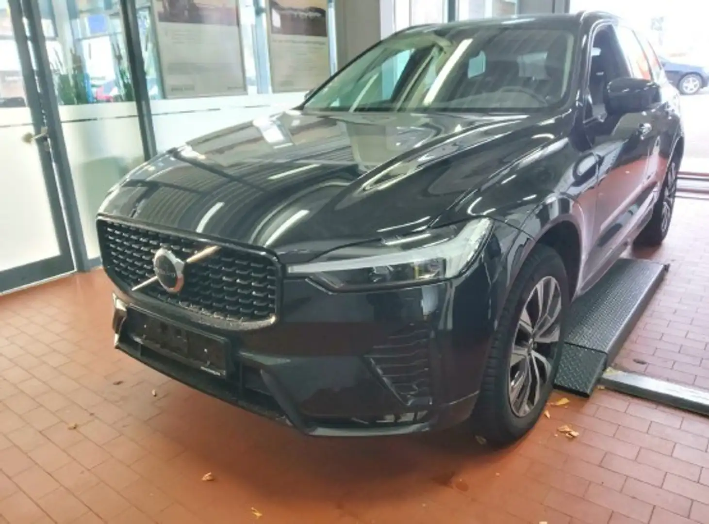 Volvo XC60 B5 AWD Plus Dark +MEMRY+KAM+WINTERPAK+DAB+ Schwarz - 2