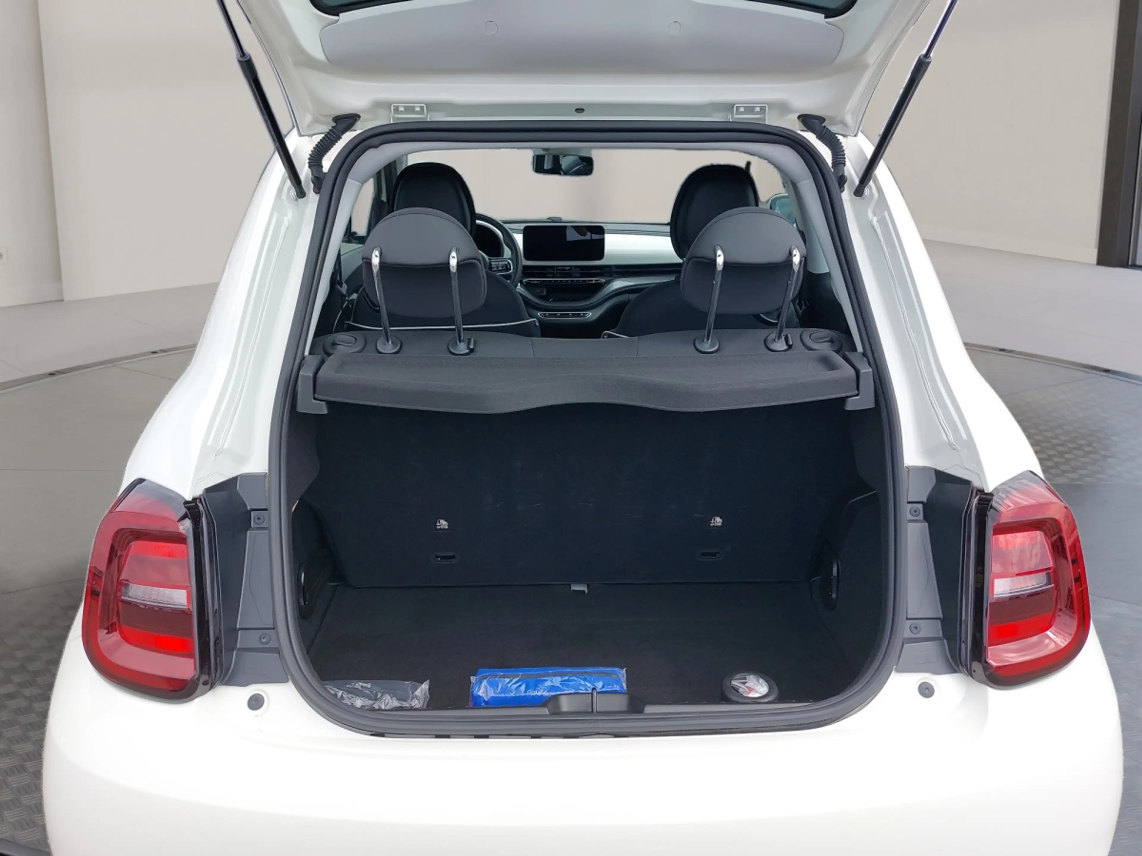 Fiat 500e 42kWh — photo 12
