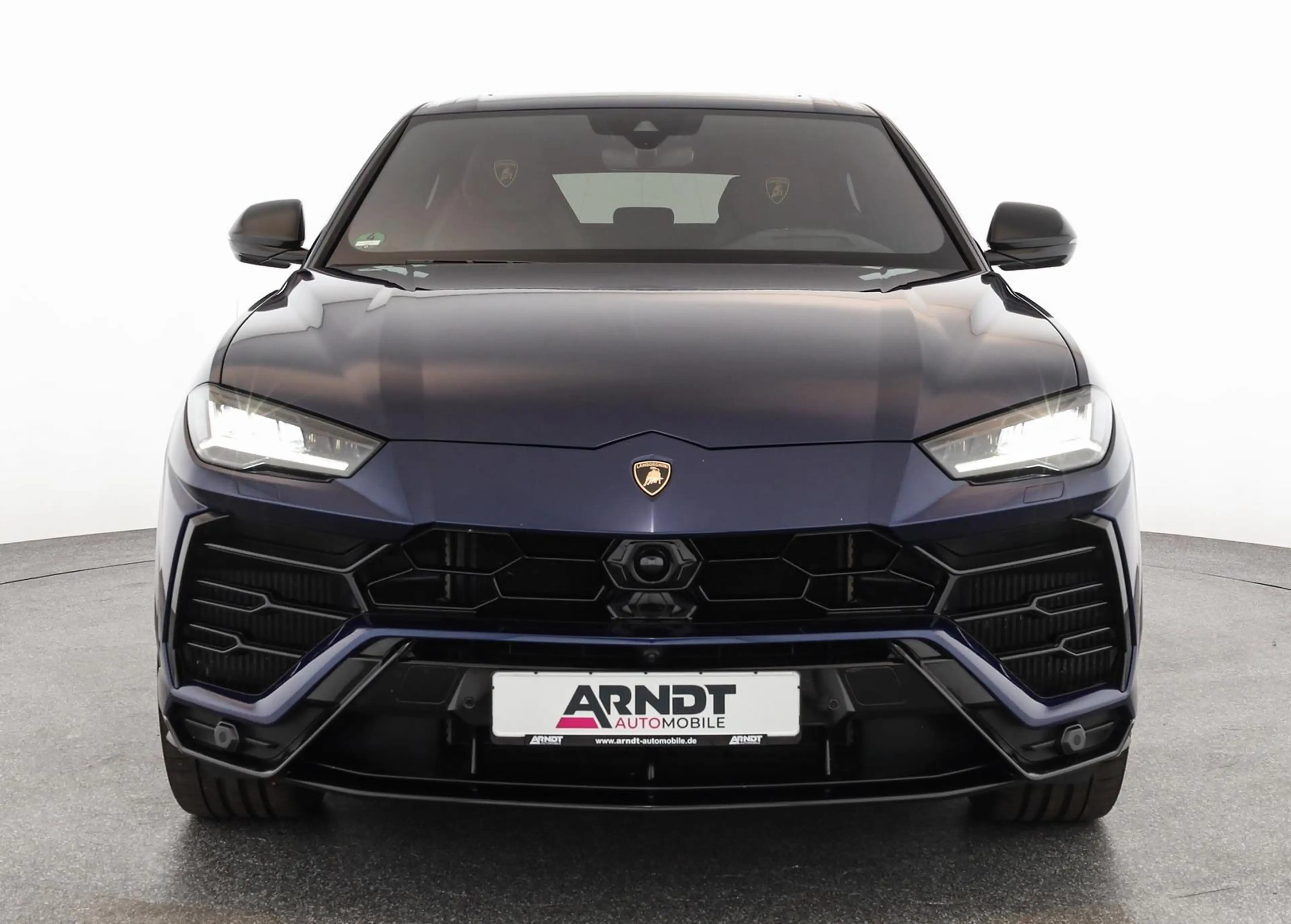 Lamborghini Urus Carbon Alcantara LED Pano Sensonum SHZ 23" — photo 3