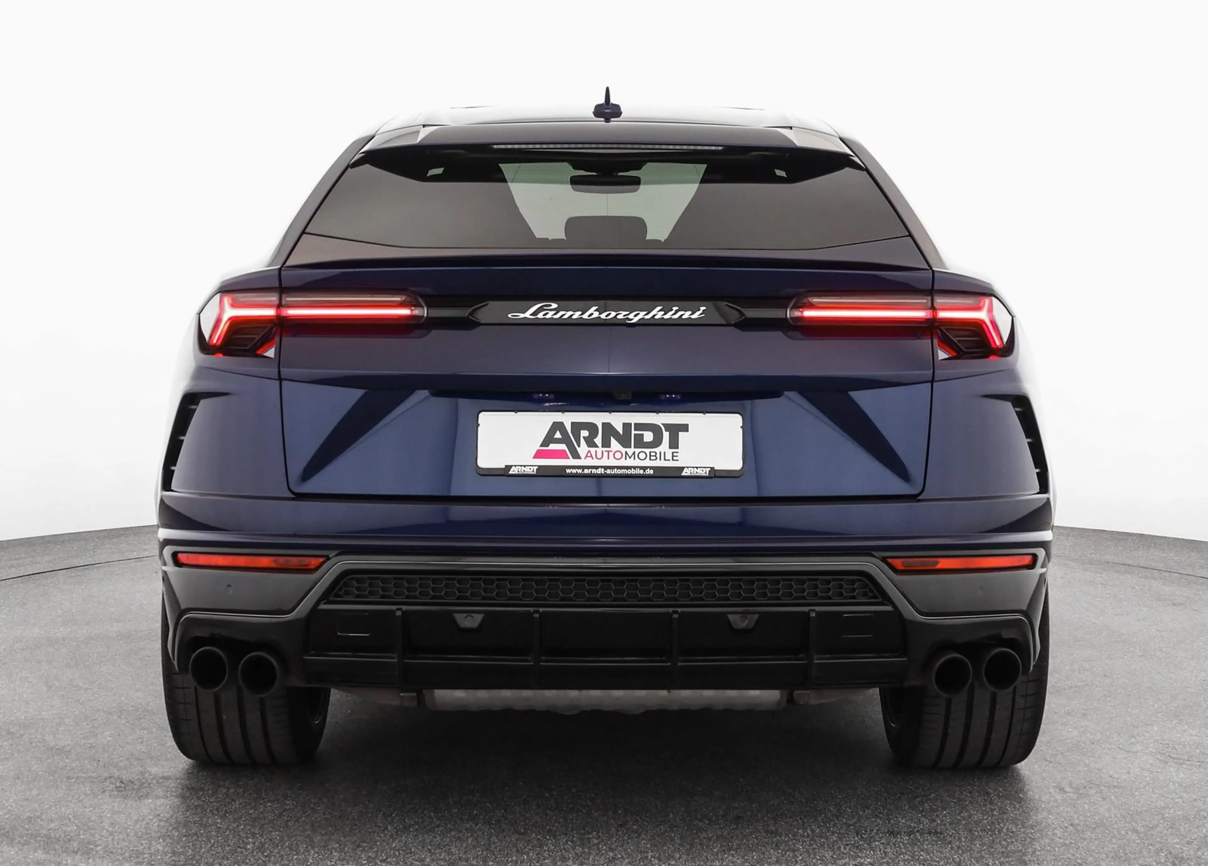 Lamborghini Urus Carbon Alcantara LED Pano Sensonum SHZ 23" — photo 6