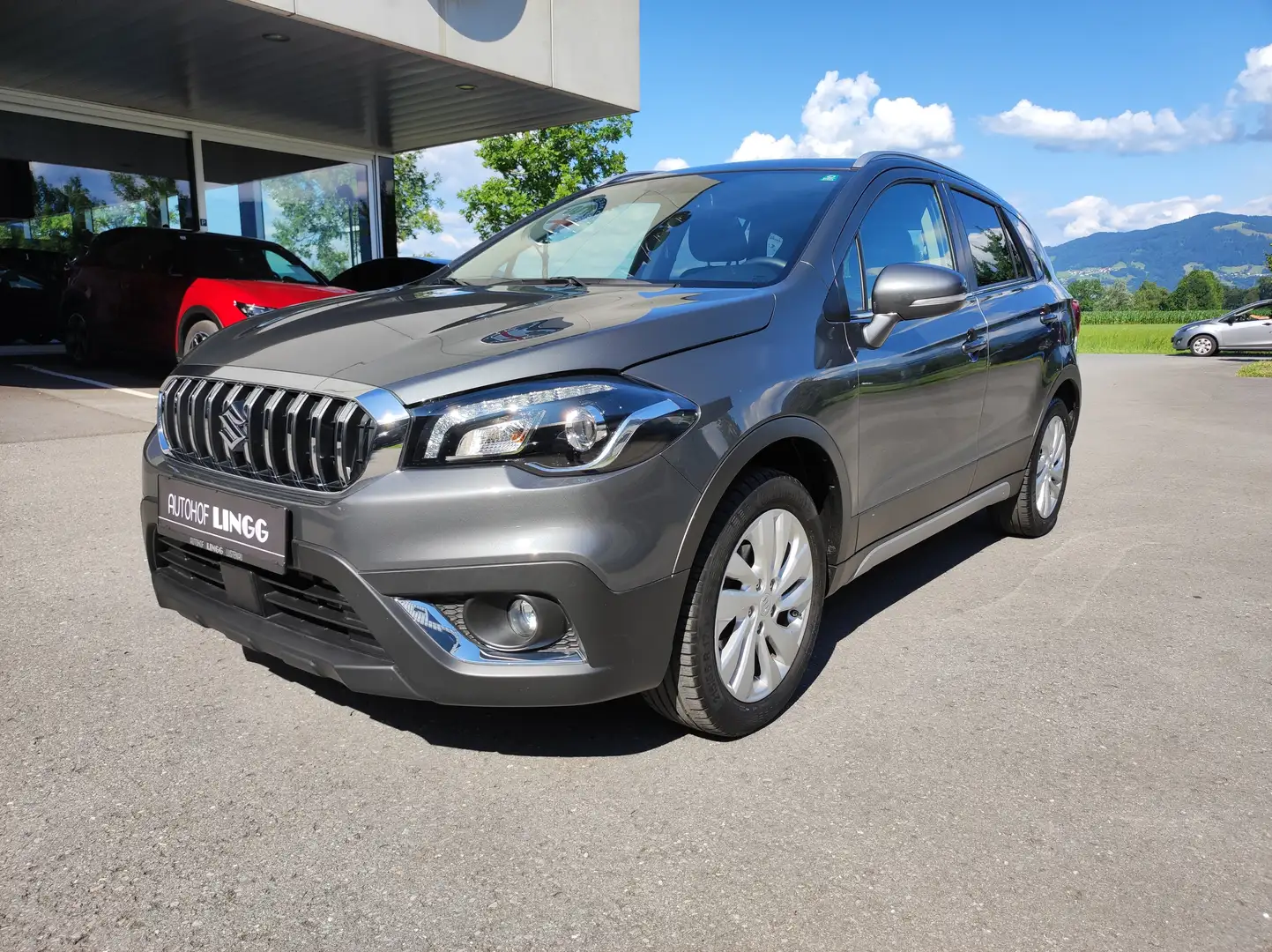 Suzuki SX4 S-Cross 1,6 DDiS 4WD shine Grau - 1