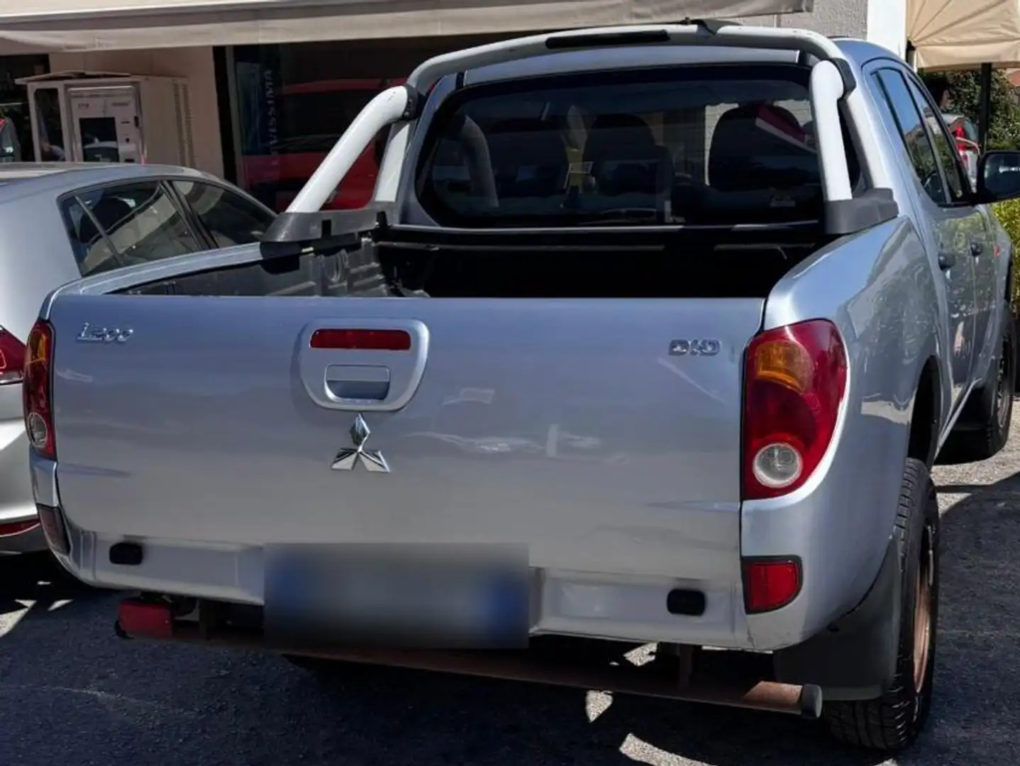 Mitsubishi L200 L200 d.cab 2.5 td Gris - 1
