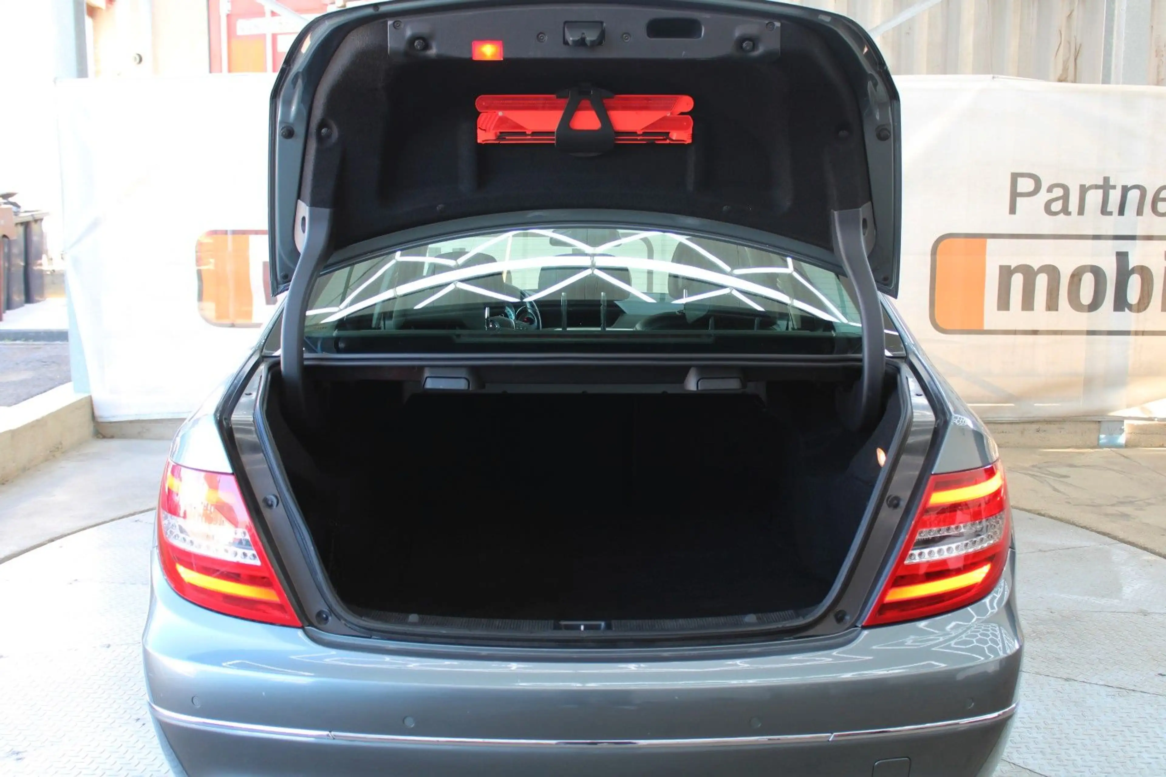 Mercedes-Benz C 200 C BE Avantgarde*Tüv&Inspektion Neu*Leder* — photo 13