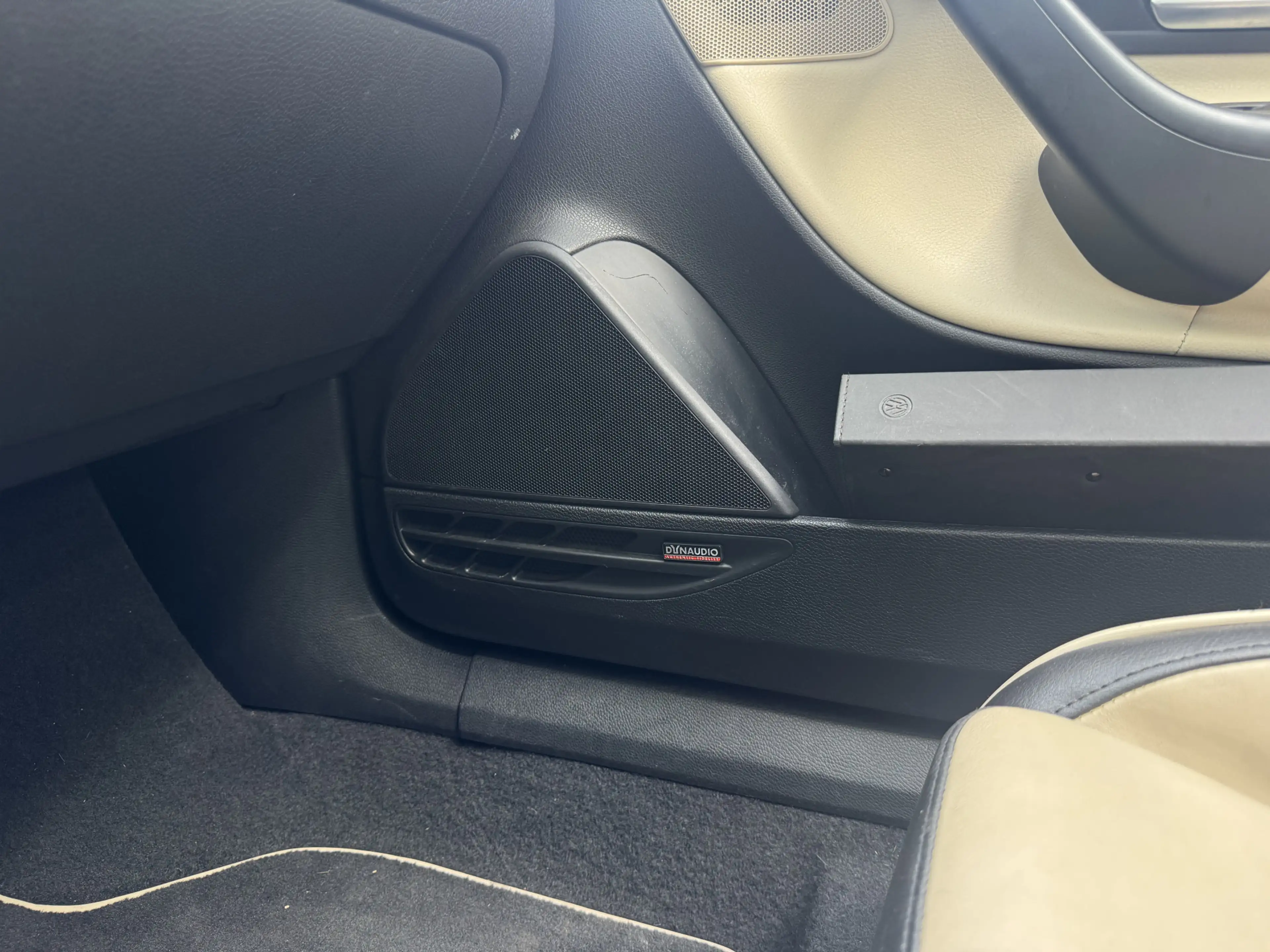 Volkswagen Eos 3.2 V6 Highline, Dynaudio — photo 11