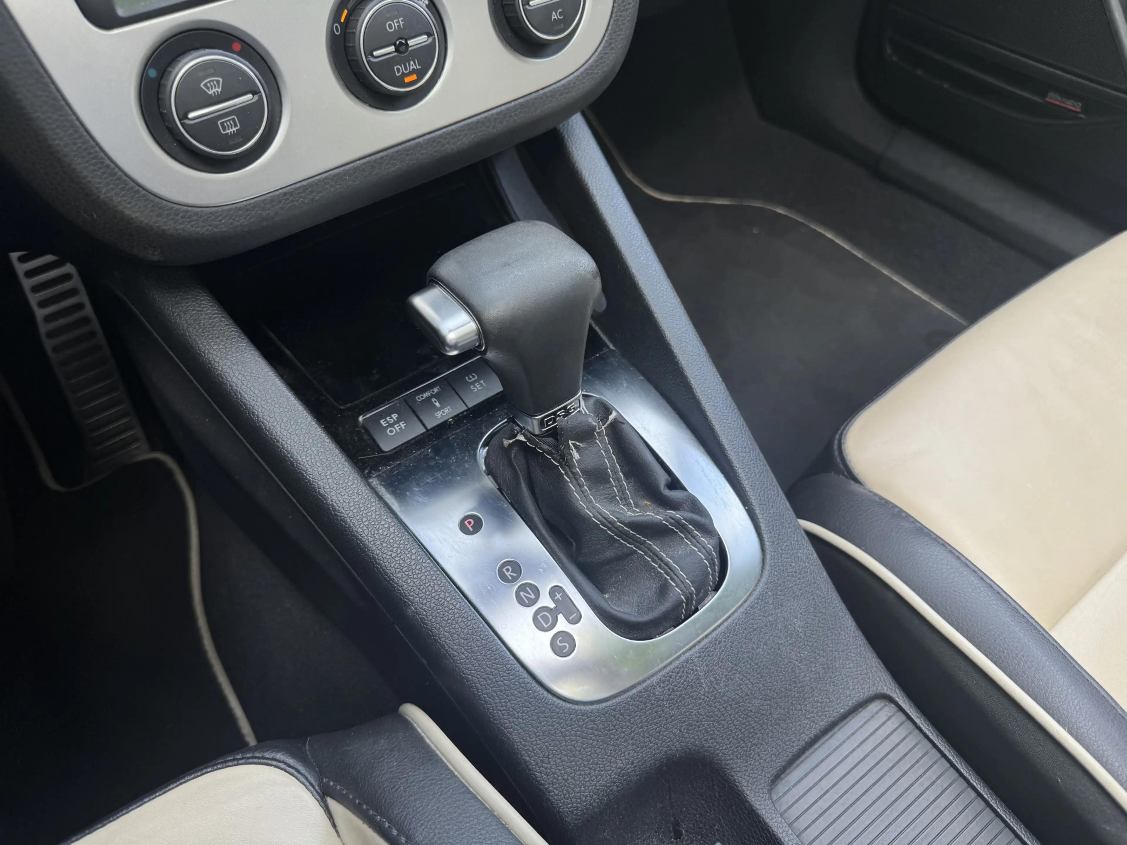 Volkswagen Eos 3.2 V6 Highline, Dynaudio — photo 15
