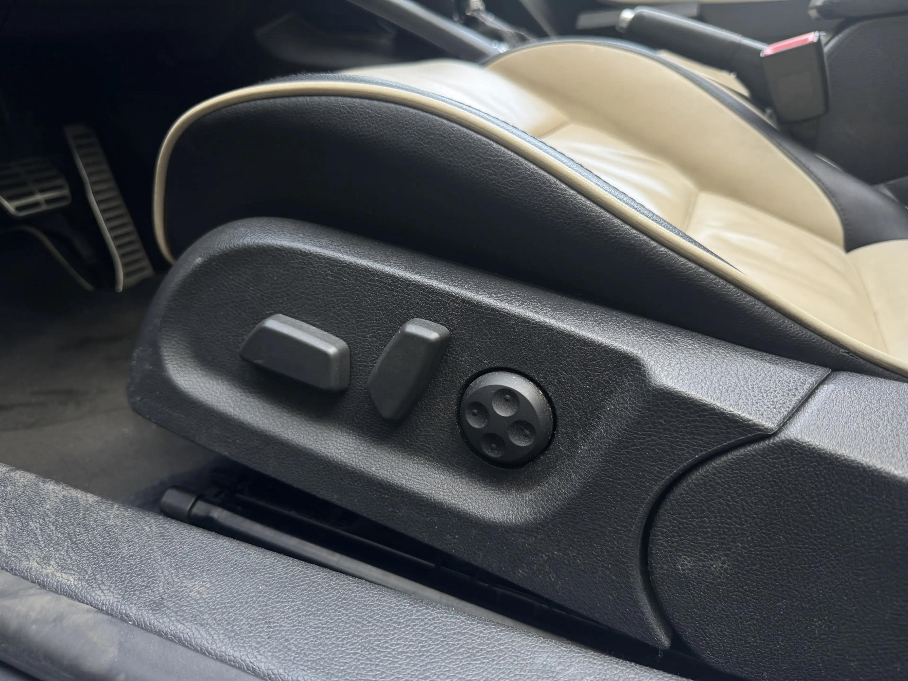 Volkswagen Eos 3.2 V6 Highline, Dynaudio — photo 12