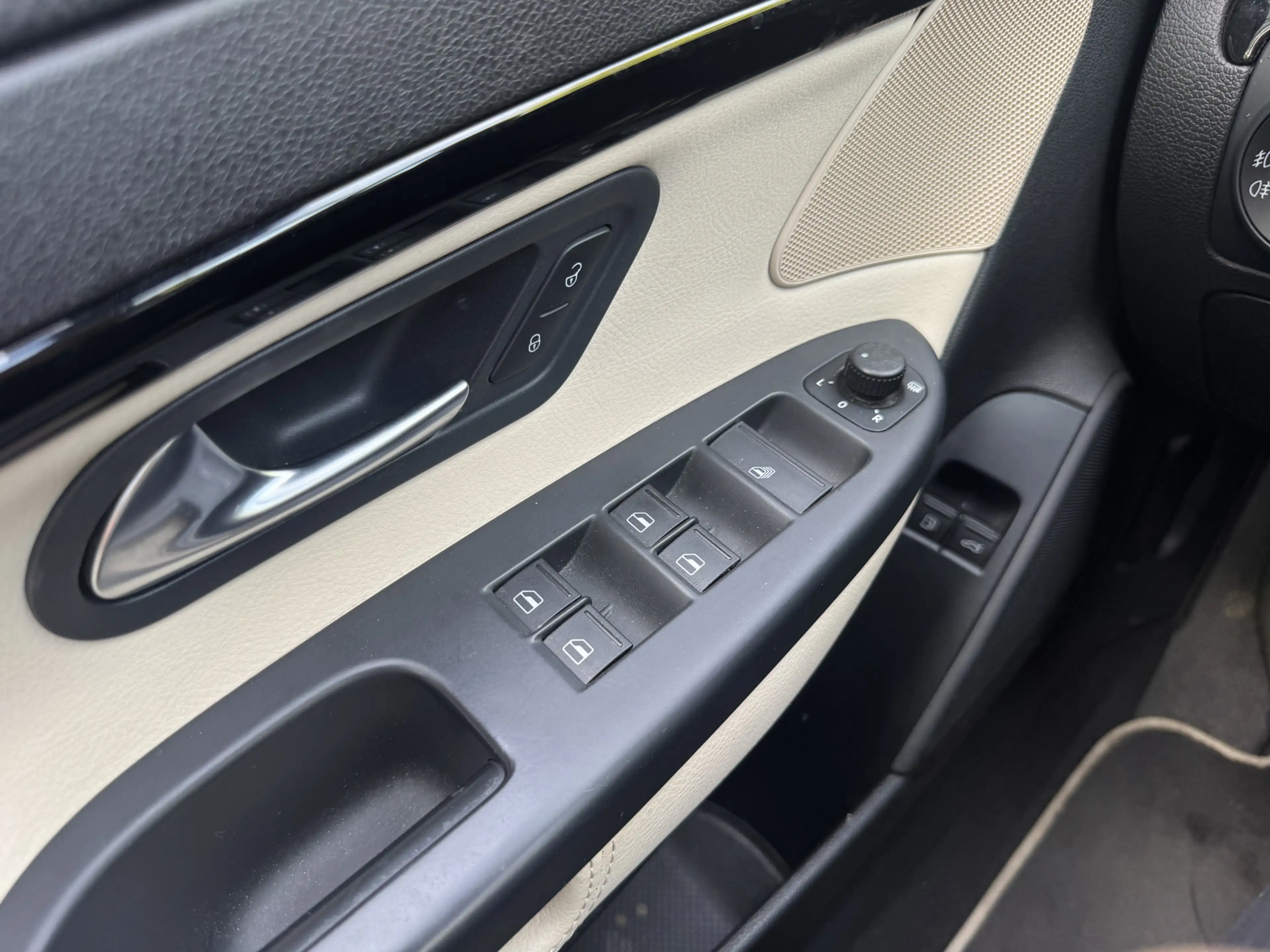 Volkswagen Eos 3.2 V6 Highline, Dynaudio — photo 16