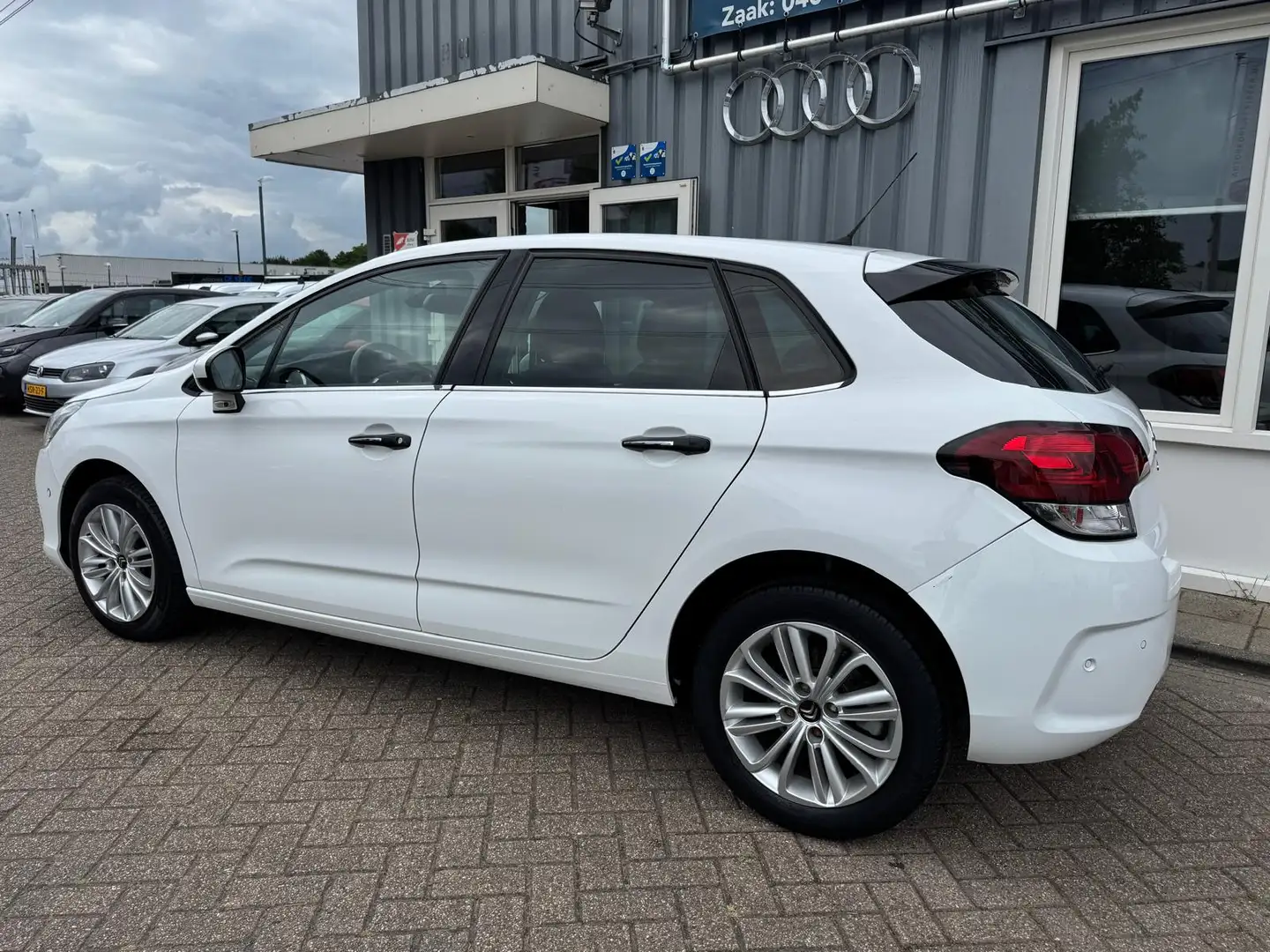 Citroen C4 1.2 PureTech Feel Collection Wit - 2