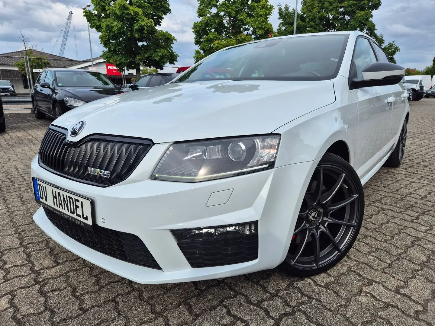 Skoda Octavia Lim. RS     **Bi-Xenion/PDC/Navi/Leder** Weiß - 1