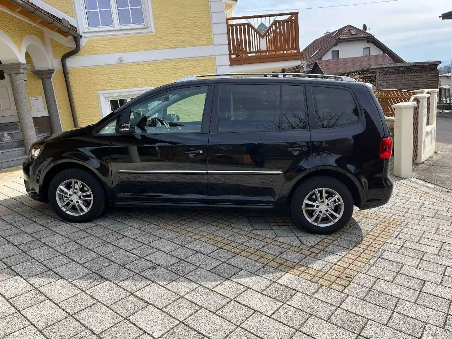 Volkswagen Touran Touran Sky 1,6 BMT TDI DPF Sky Schwarz - 1