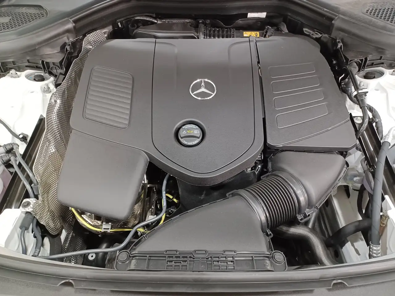 Mercedes-Benz GLC снимка Mercedes-Benz GLC