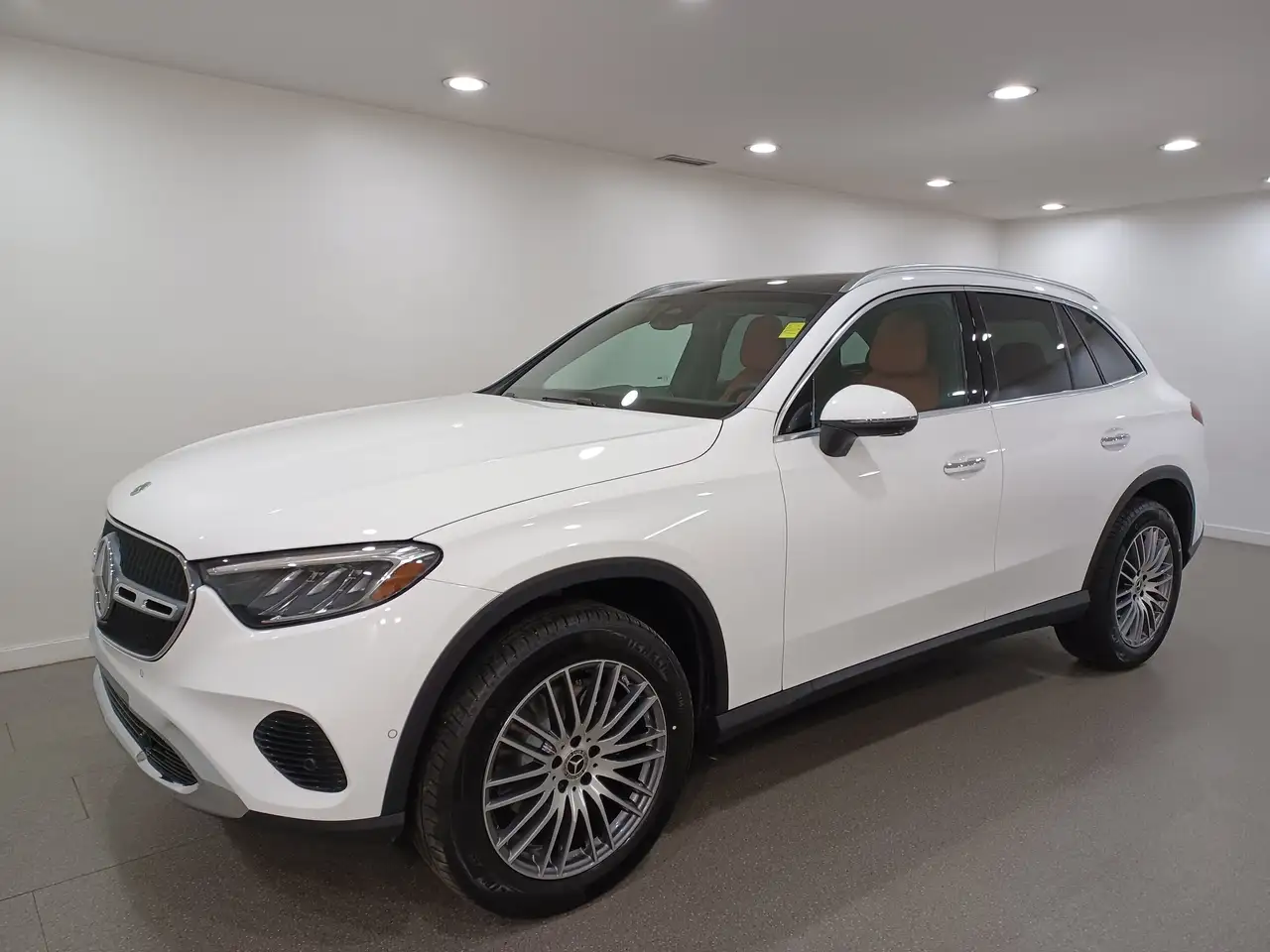 Mercedes-Benz GLC снимка Mercedes-Benz GLC