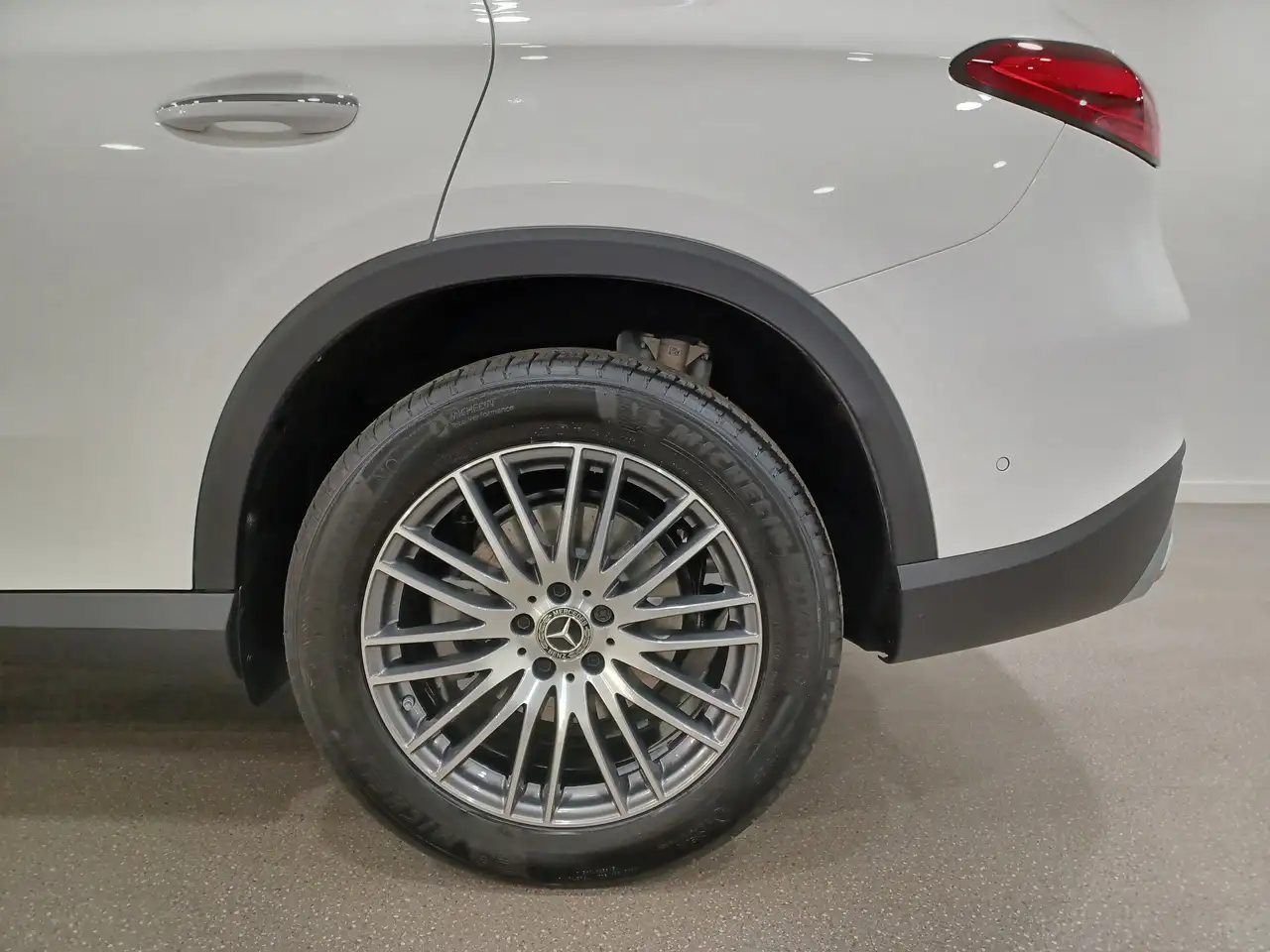 Mercedes-Benz GLC снимка Mercedes-Benz GLC