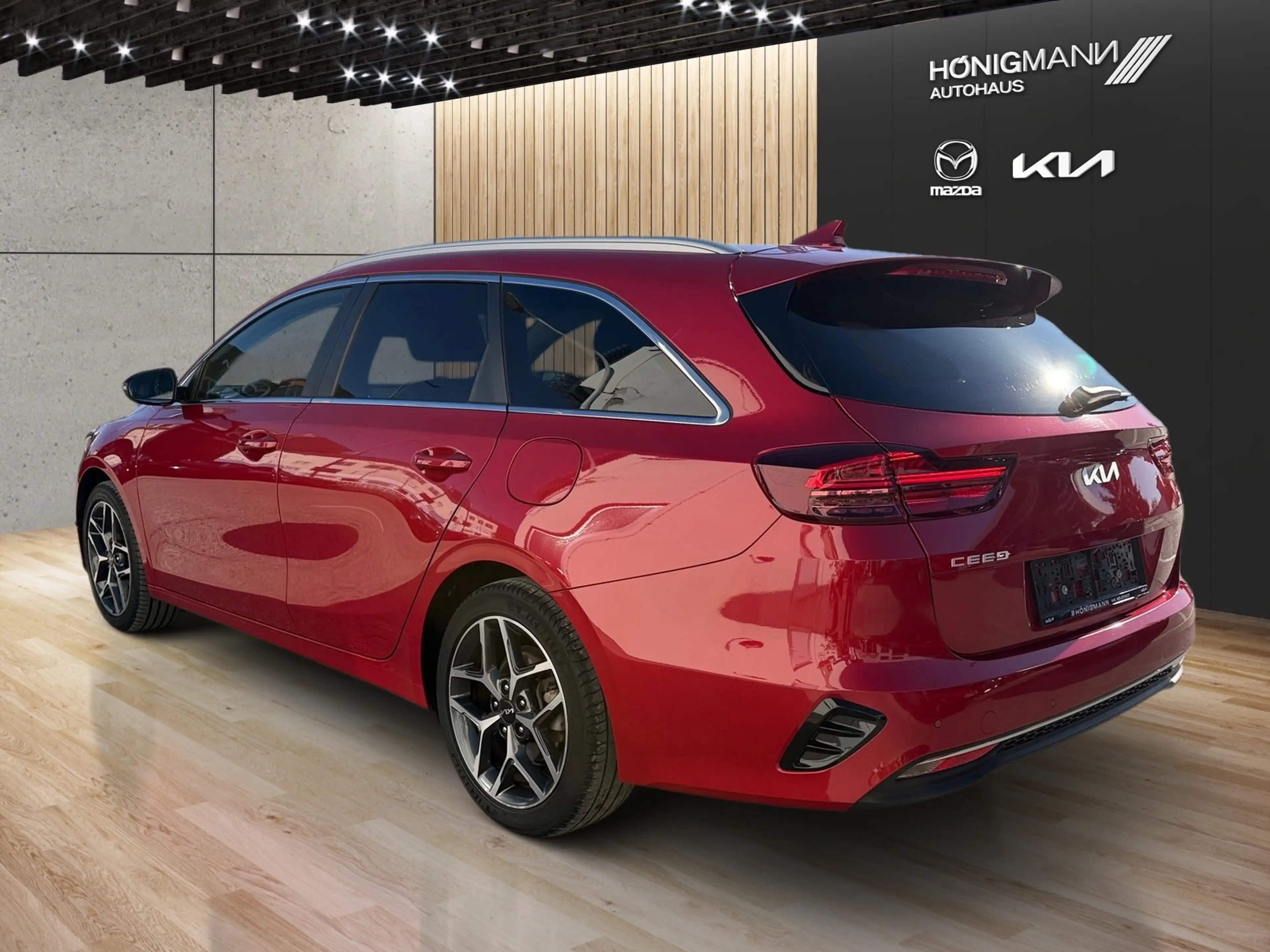 Kia Ceed SW / cee'd SW ceed SW 1,5 TGDI Gold — photo 3