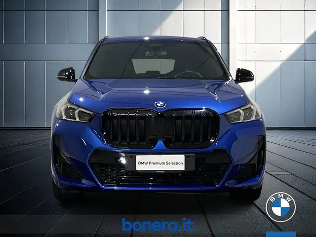 BMW X1 view 3
