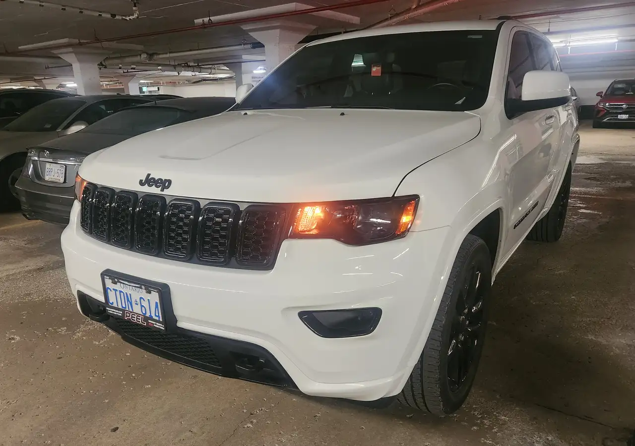 Jeep Grand Cherokee снимка Jeep Grand Cherokee
