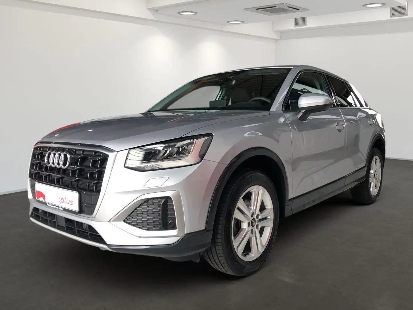 Audi Q2 advanced 30 TFSI AHK NAV+ E-KLAPPE Stříbrná - 2
