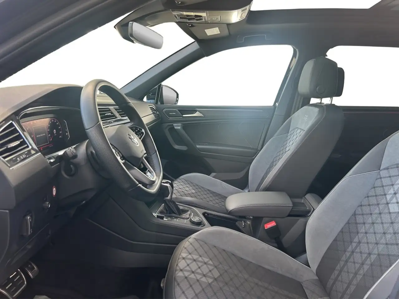 Volkswagen Tiguan Allspace 2.0 TDI DSG 4Motion R-Line AHK*STHZG*PANO*IQ-LI... 11