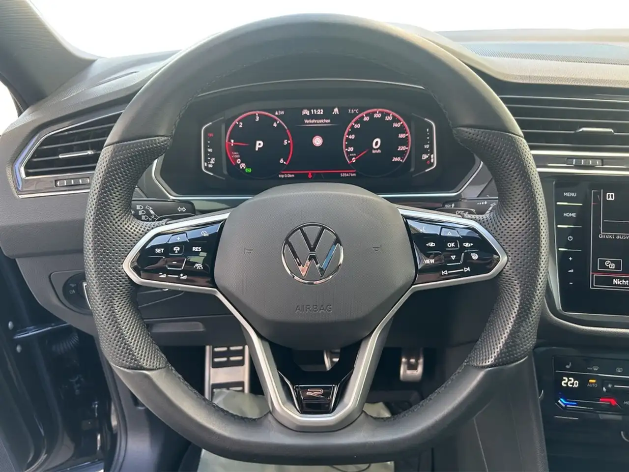 Volkswagen Tiguan Allspace 2.0 TDI DSG 4Motion R-Line AHK*STHZG*PANO*IQ-LI... 13