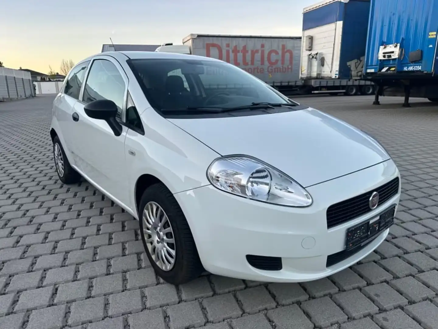 Fiat Grande Punto 1.2 8V Basis Weiß - 1