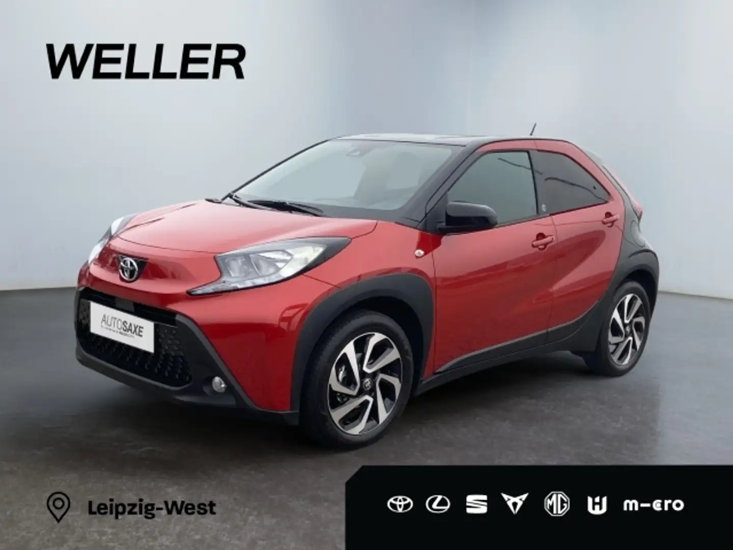 Toyota Aygo X S-CVT Team D *ACC*CarPlay*SHZ*CAM*Bi-Tone* Rood - 1
