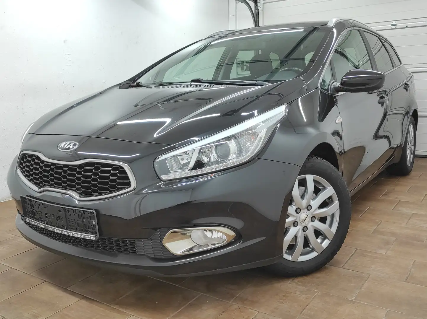 Kia Ceed SW / cee'd SW 1.6 NAVI KLIMA *TÜV NEU* AHK LED PDC+KAMERA USB Schwarz - 2