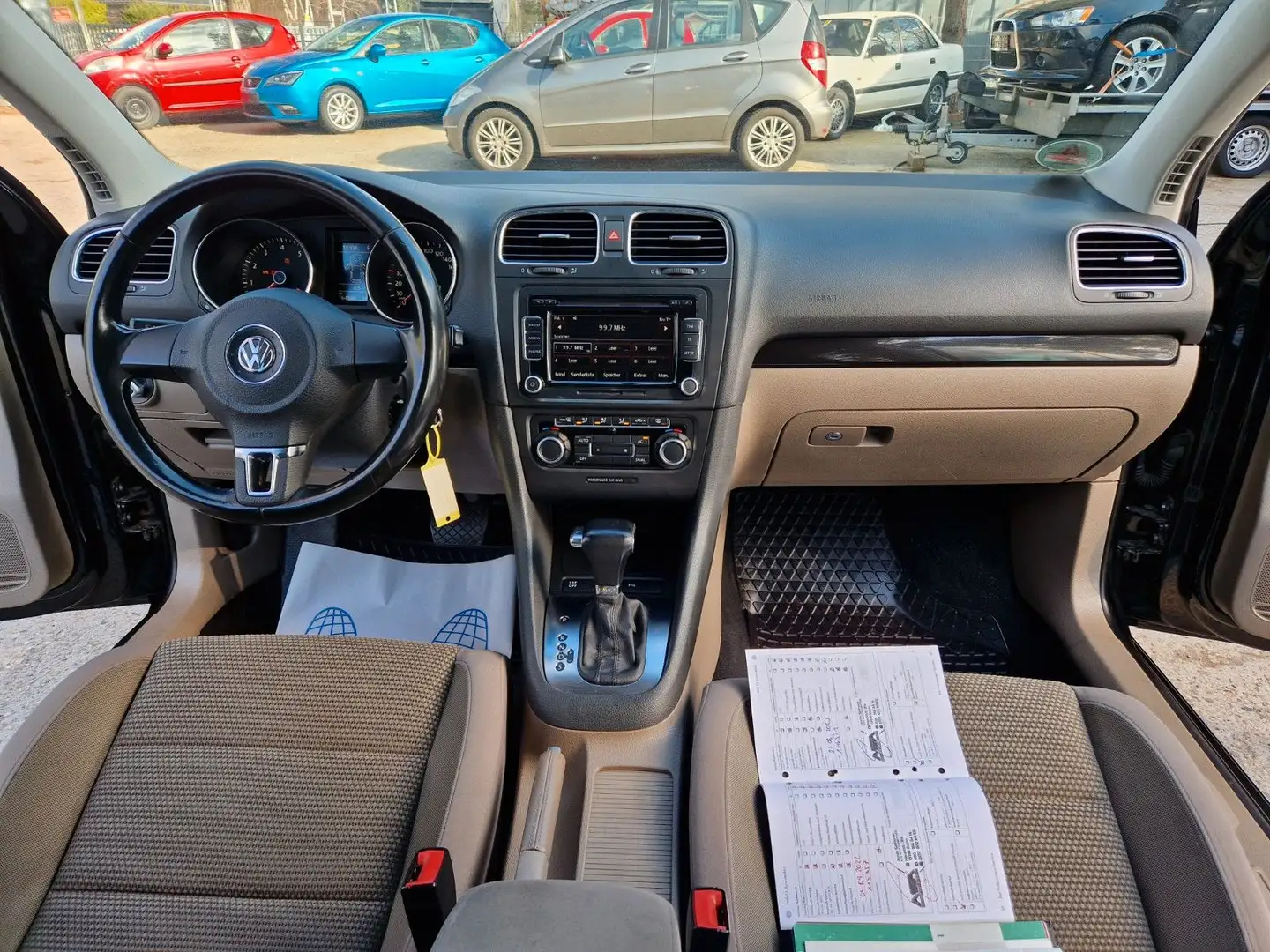 Volkswagen Golf VI Comfortline 1.6i AUTOMATiK EINPARKASSiST Noir - 2
