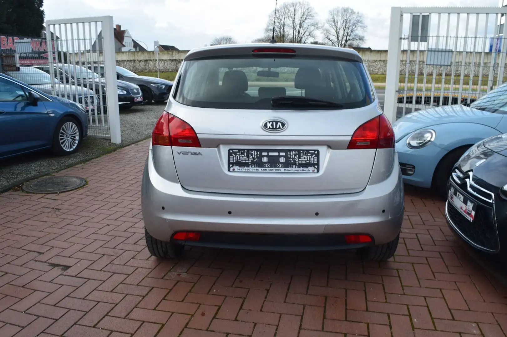 Kia Venga Edition 7 TÜV NEU,KLIMA,PDC,SITZHEIZUNGEN Silber - 2