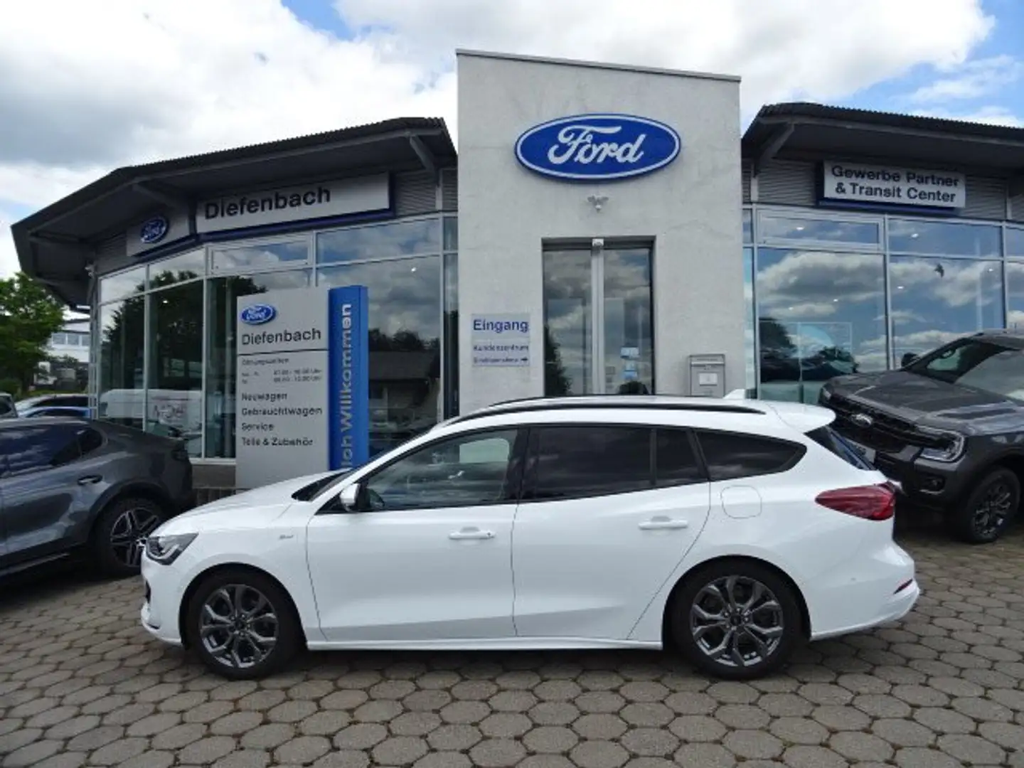 Ford Focus 1.5 Ecoblue ST-Line Automatik +Navi+Kamera+LED Blanc - 1