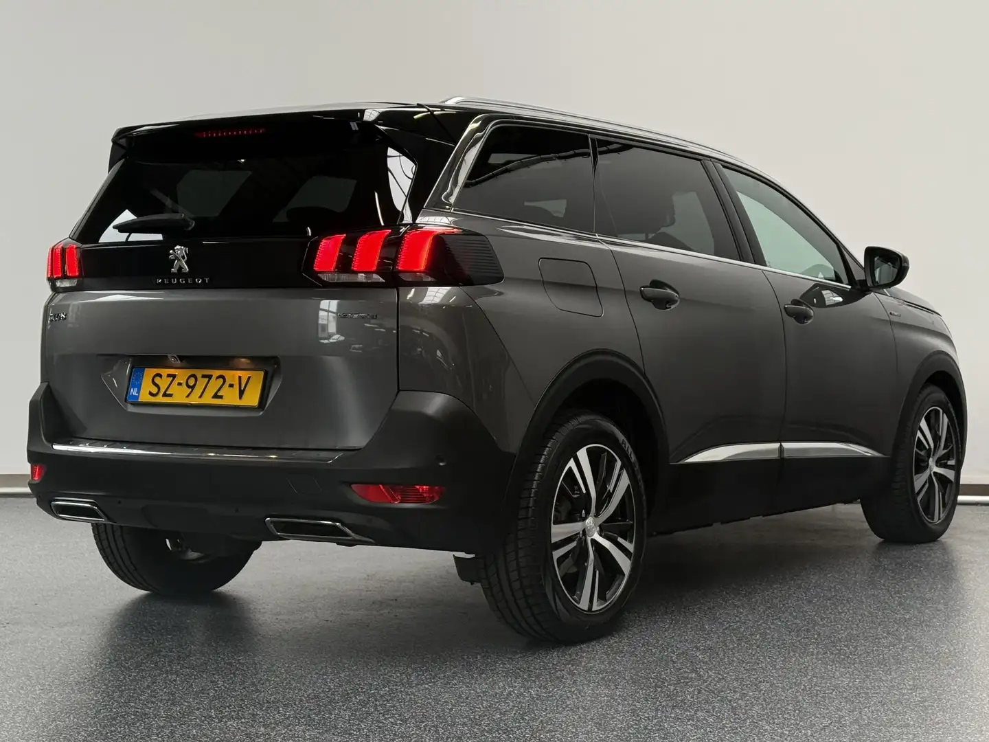 Peugeot 5008 1.2 PureTech GT-Line | Schuifdak | Luxe Leder | Ca Grau - 2