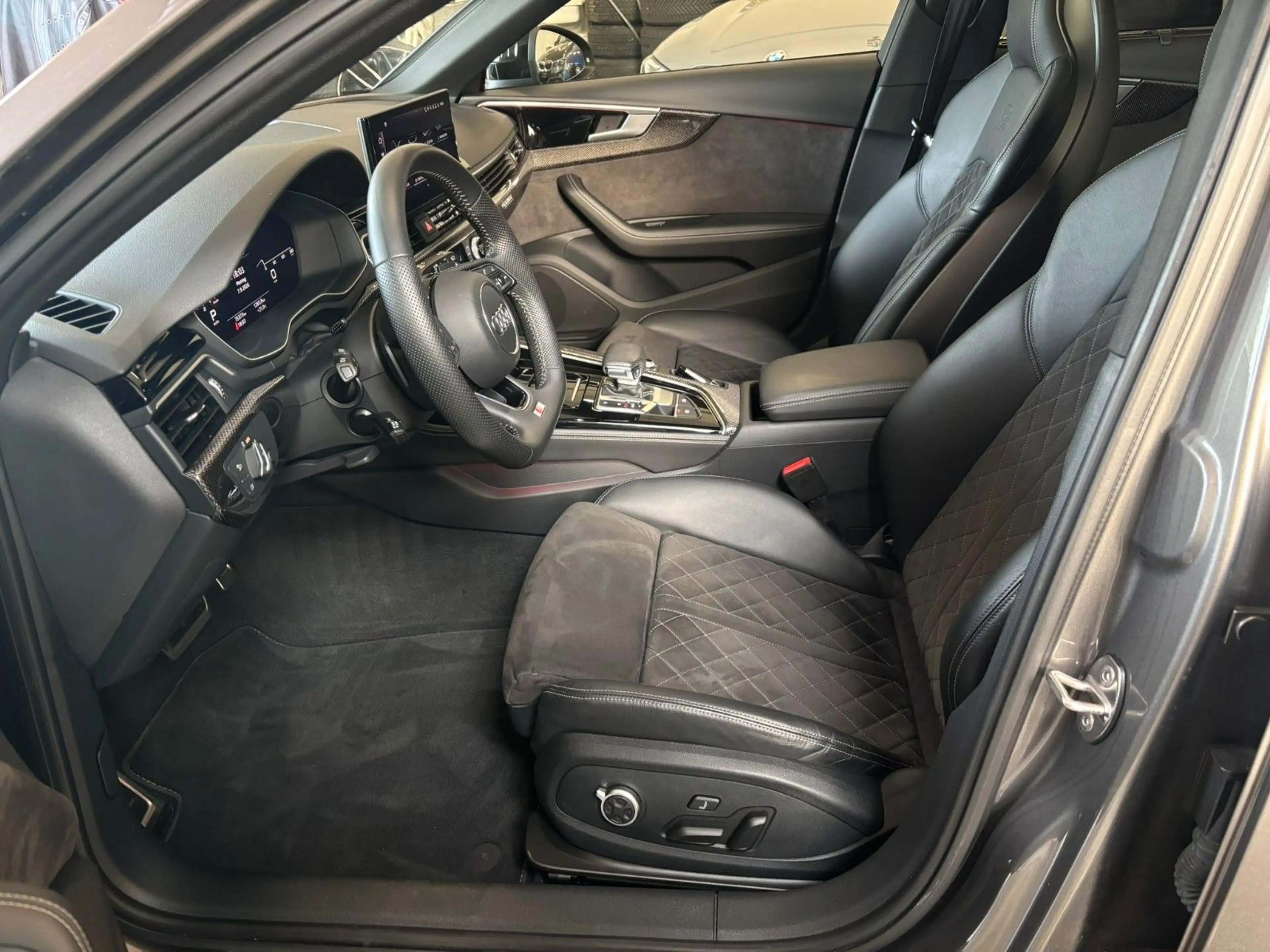 Audi A4 Avant 40 TDI quattro *Edition One* 3x S-Line* — photo 10