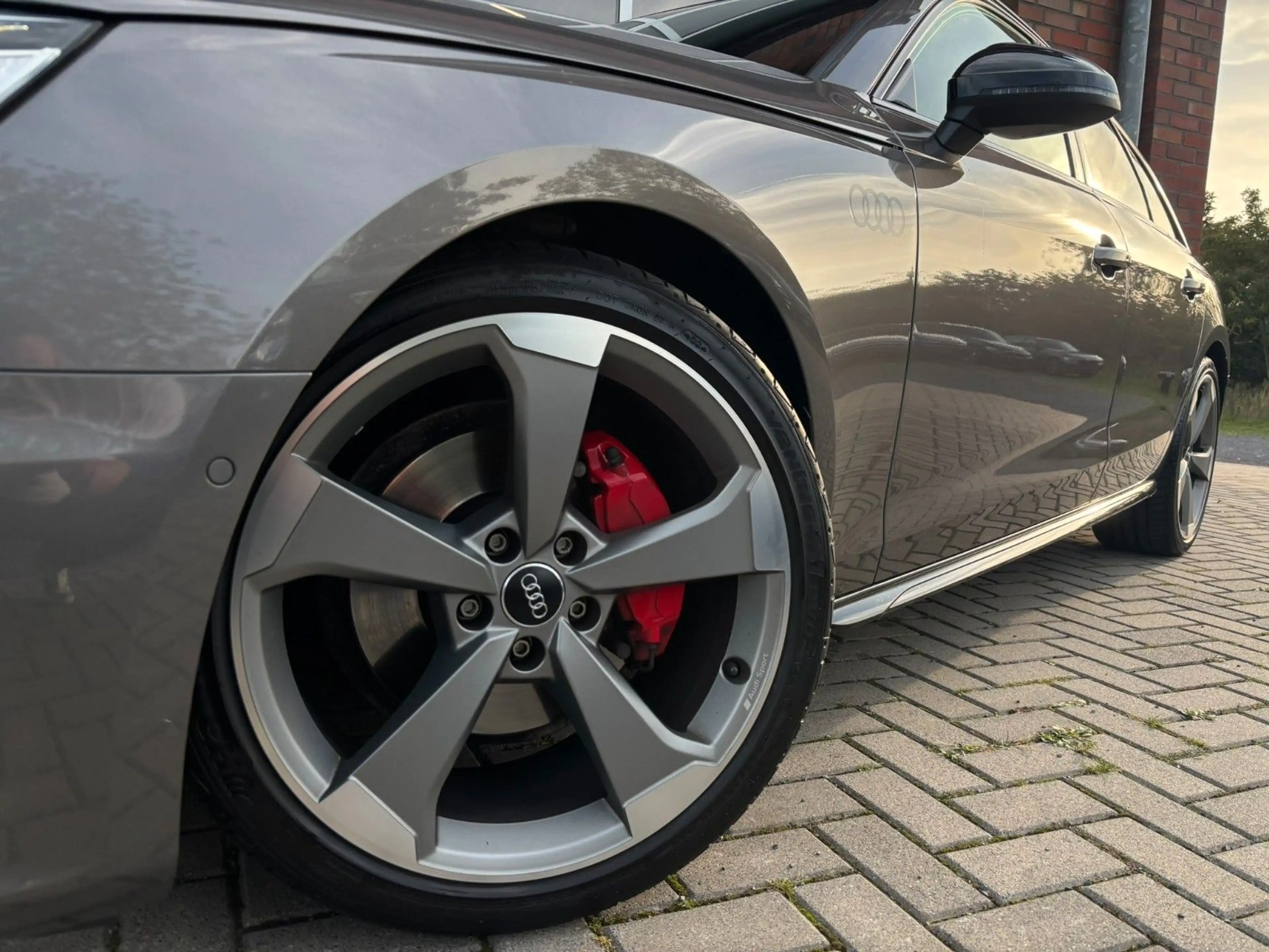 Audi A4 Avant 40 TDI quattro *Edition One* 3x S-Line* — photo 9
