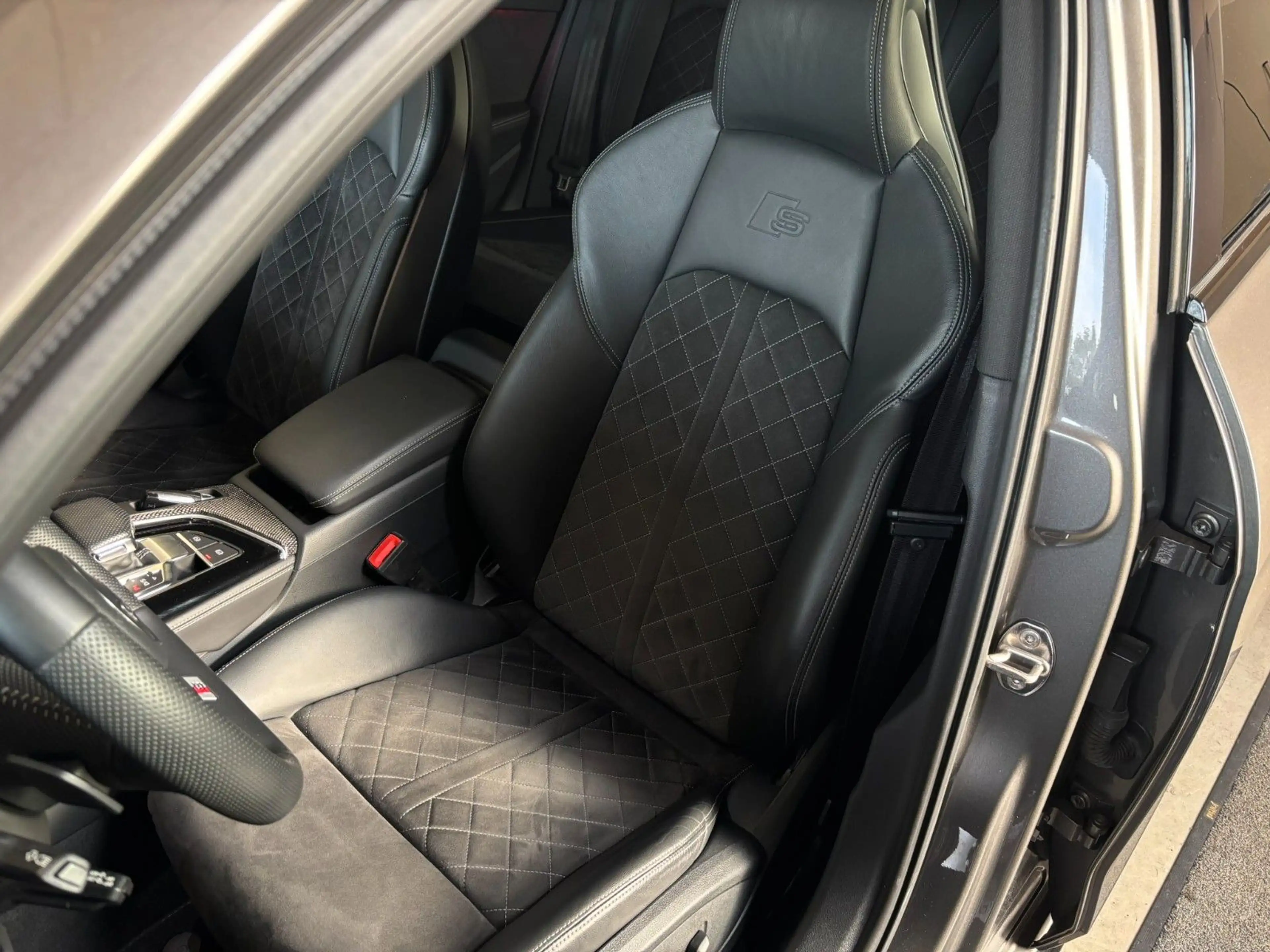 Audi A4 Avant 40 TDI quattro *Edition One* 3x S-Line* — photo 11